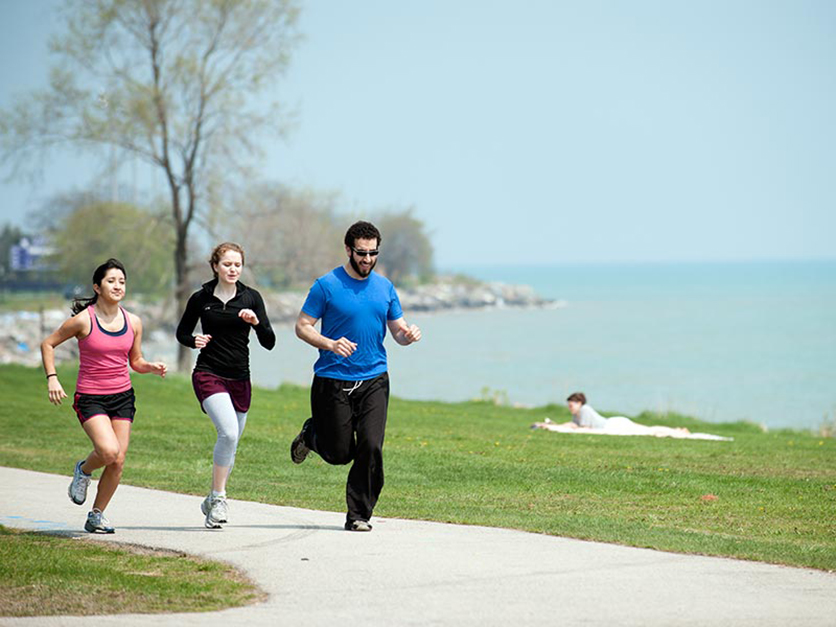 A friendly run along the lake